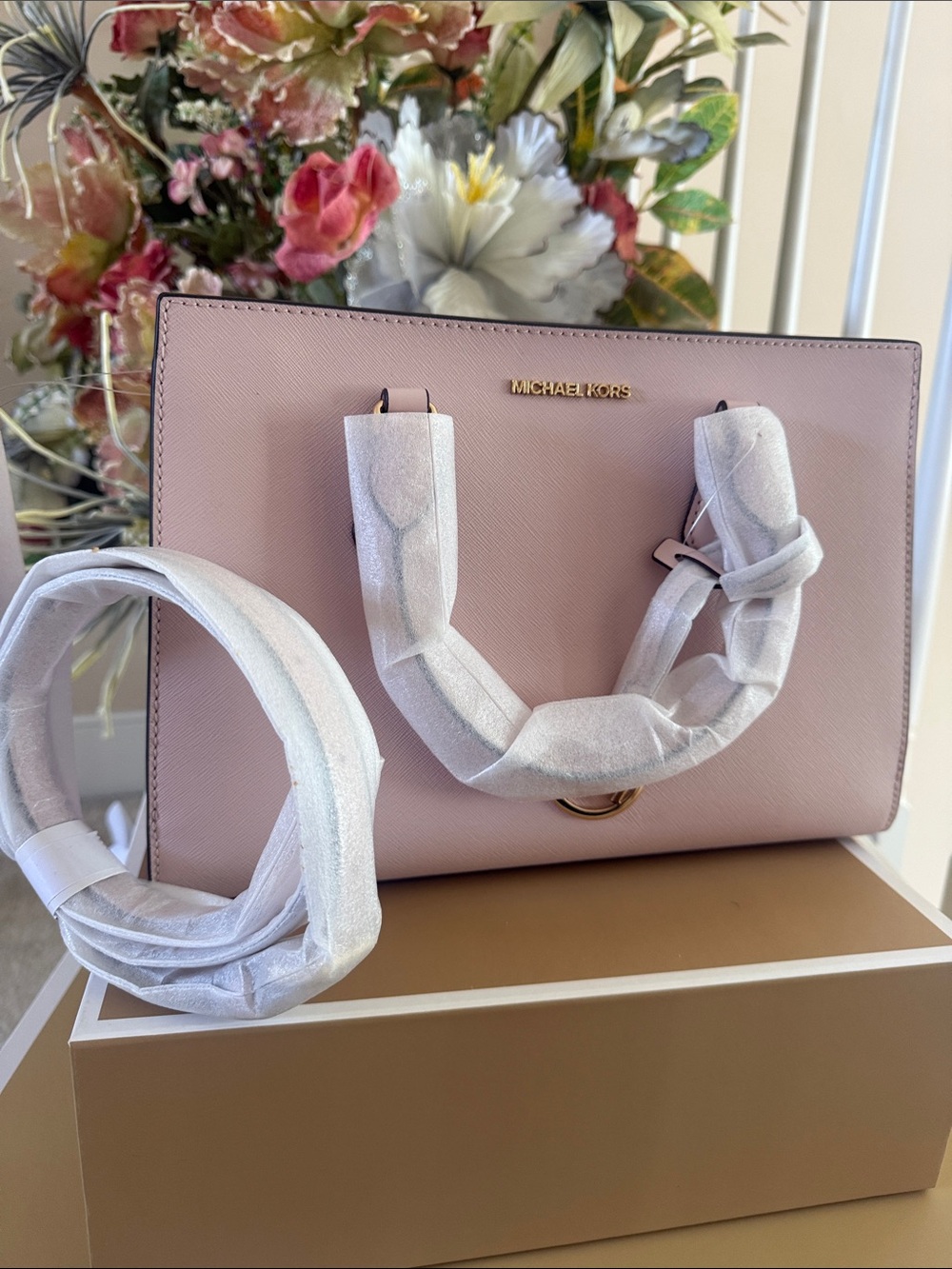 Michael Kors Crossbody Purses Sheila Brand New Authentic 12x8.5